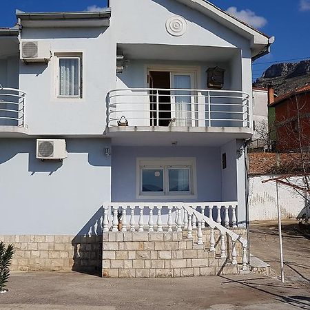 Apartment And Room Panorama Мостар Екстериор снимка
