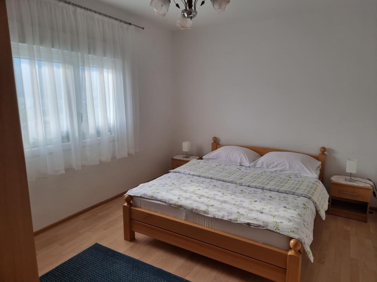 Apartment And Room Panorama Мостар Екстериор снимка
